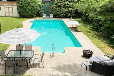 Image de The Private Pool is Open with Bay Views & Steps from The Kentmorr Beach Bar and Grill