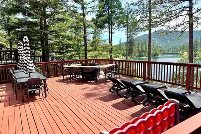 Image de Lakefront cabin with private boat launch, with boat slip! !