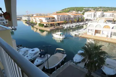 T2 bien entretenu avec loggia et parking à Sète
