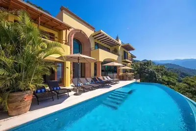 Image de Conchas Chinas villa in Puerto Vallarta with views, infinity pool and staff