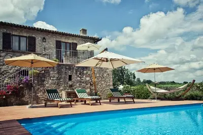 Image de holiday vacation large villa rental italy, umbria, orvieto, near rome, countryside, pool, views, internet wi-fi, air con