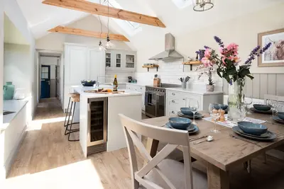 Image de Overview Cottage - sleeps 6 in 3 bedrooms