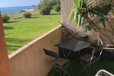 Image de Appartement T2 vue mer, les pieds dans l’eau, dans résidence privée avec piscine