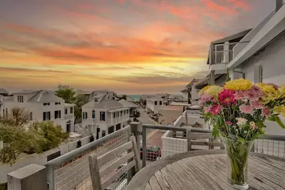 Image de Savannah 1e— Classic Rosemary Beach Condo with Gulf Views