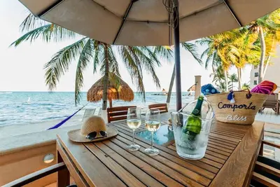 Image de Depa Bliss~Luxurious Beachfront Oasis~King Bed~Pool/Weekly and monthly discounts