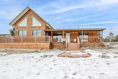 Image de Mountain View Home w/ Fantastic Setting, Fireplace, WiFi, W/D & Two Decks