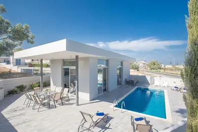 Image de Protaras Holiday Villa Po490a -  a villa that sleeps 10 guests  in 5 bedrooms