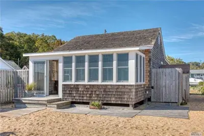 Image de Waterfront Bungalow w/ Private Beach on Peconic Bay