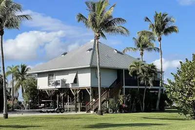 Image de Location, Hidden Gem, Fishing, Paradise, Sunsets, Relax on the Bay 1274 sq ft