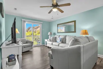 Image de Penny's Place: Beautifully decorated 2 bedroom condo within walking distance to