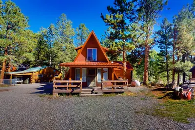Image de Comfy Cabin w/Mountain Views/Free WiFi/Firepit/Washer/Dryer - Near Wolf Creek