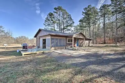 Image de Secluded Boles Home Near River: Pets Welcome!