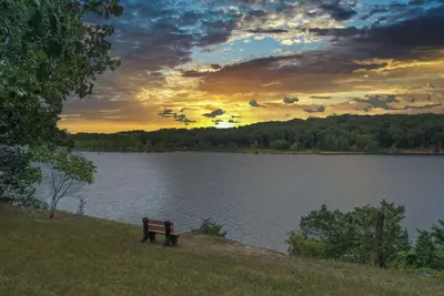 Image de Log Cabin with lake view