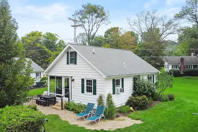 Image de Private Cottage on Lake George W/ Wood-Burning Fireplace, Lake View, & Fast WiFi