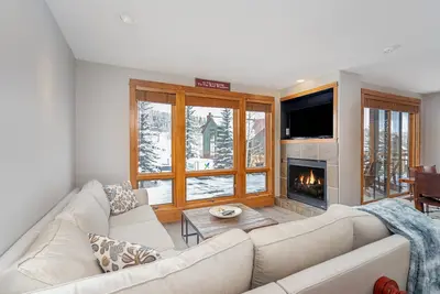 Image de Terrace on the Slopes ski-in/ski-out access. Views!