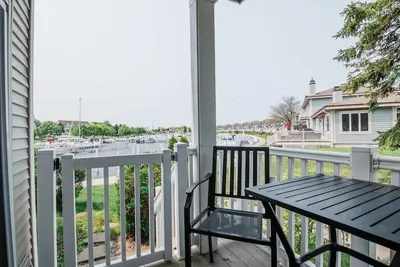 Image de First Floor Condo at Water's Edge