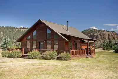Image de Beautiful Mountain Cabin w\/ Wraparound Deck\/Private Washer\/Dryer\/Free WiFi