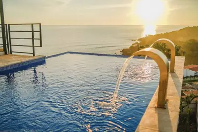 Image de Sunset Rock  spectacular view modern house in Club Atami
