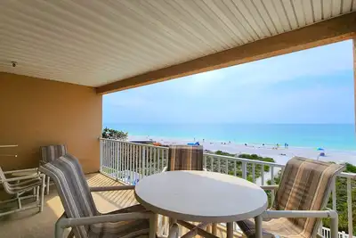 Image de Ocean Side 306 Corner Unit Beach front