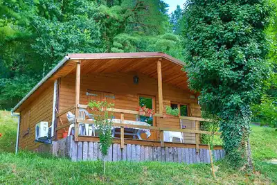 Image de Chalets Vacances Au Pays Basque Un Havre De Calme A La Campagne, Piscine