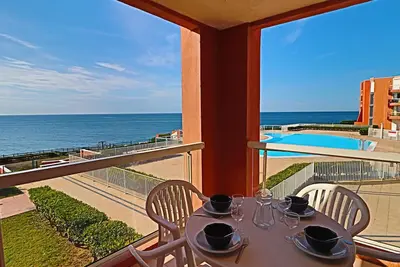 Studio cabine climatisé 4 pers avec piscine et parking