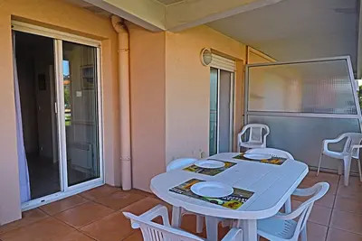 Appartement T2 climatisé avec terrasse et parking privé, à 100m de la plage à Sète
