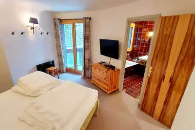 Image de 4 bedroom apartment, ski in ski out, Courchevel 1850 Jardin Alpin