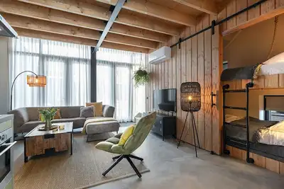 Image de Luxury Eco Lodge for six people in a natural and rural style, built with sustainable materials