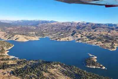 Image de Enjoy Stunning Lake & Mountain Views. Swedish, Beachy 2 bdrms/1 bath w/Hot Tub