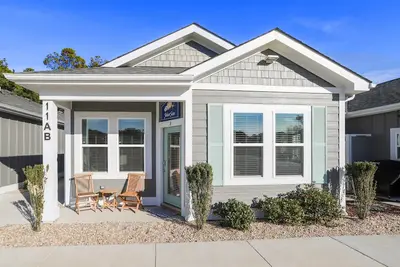 Oceanside: Modern home with Stunning Decor! Pets ok!