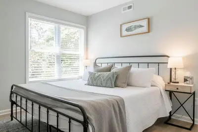 Image de Tidal Watch - Steps the the Shore w/2 kitchens!