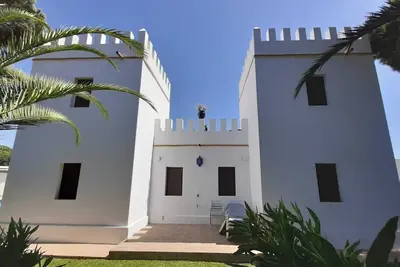 Image de Quiet vacation home for 8 people near the sea with private pool, A\/C & Wifi