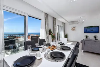 Image de Appartement moderne, terrasse, vue mer, WiFi, proche plage, entièrement équipé