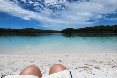 Image de 3 bedroom Spa Villa. Kingfisher Bay on Fraser Island within Resort.