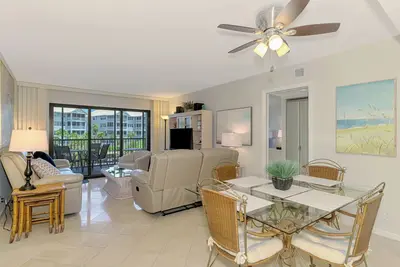Image de Near The Beach, Heated Pools, Clay Tennis Courts. . . Vacation in Paradise!