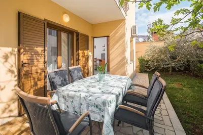 Image de Comfortable two bedroom apartment in a top location in Porec near the beach with a private terrace in the garden
