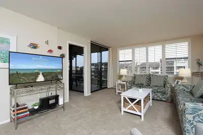 Image de Enjoy beachfront tropical living at Loggerhead Cay 413