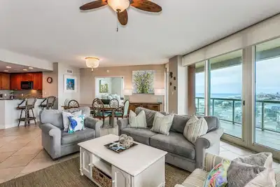 Image de P5-1304 3b Skyhome with Excellent Gulf and Sunset Views! Sleeps 10
