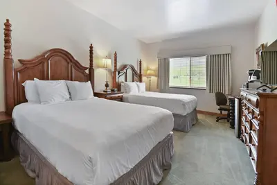 Image de Mtn Retreat: Relax Serene Nature, Hot Spring & Spa Villa 2013