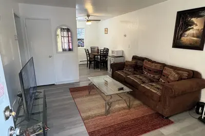 Image de Cozy 2bd House unit 2 Med district