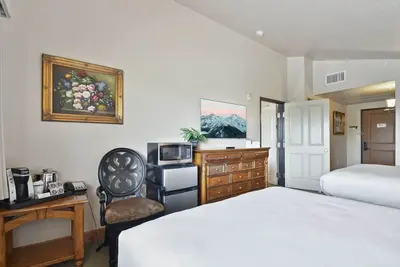 Image de Adventure Hub~Nordic Ski, Snowmobile & Snow Shoeing Villa 3061