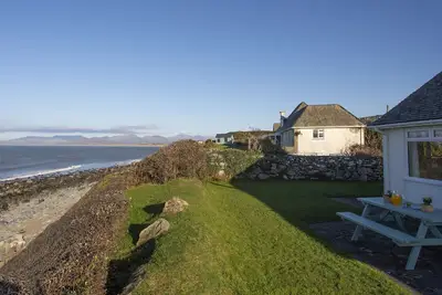 Image de Allt Y Mor, pet friendly, with open fire in Harlech