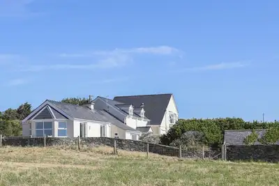 Image de Glanrhyd Isaf, pet friendly, with open fire in Llanfair Yn Neubwll