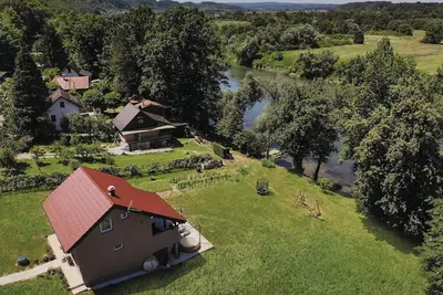Image de Superbe maison Ă Pokupska Slatina