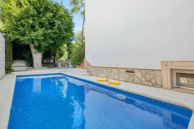Maison de vacances privée avec piscine privée, bain à remous, climatisation, Wifi, Tv, patio