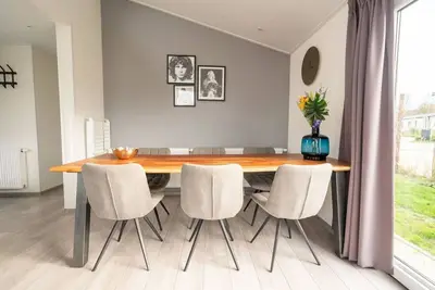 Image de Merveilleuse maison de vacances privée pour 6 personnes avec Wifi, Tv, terrasse et parking