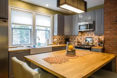 Image de Modern Flat in Updated Victorian