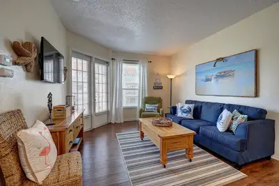 Image de Have A Dream Vacation At Padre Pearl W/ Private Balcony & Pond!