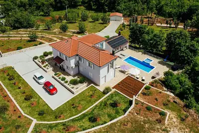 Image de Belle maison Ă Poljica Imotska