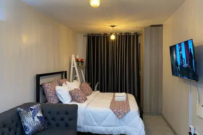 Image de Amazing Cosy Studio Near Airport with Rooftop View